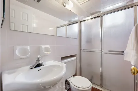 230 Derrydown Road Toronto ON M3J 1S1