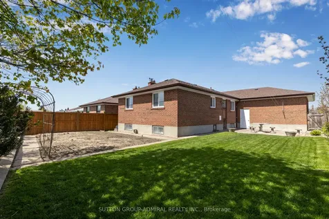 230 Derrydown Road Toronto ON M3J 1S1