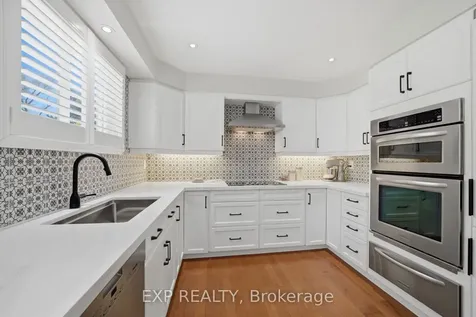 1010 Walden Circle Mississauga ON L5J 4J9