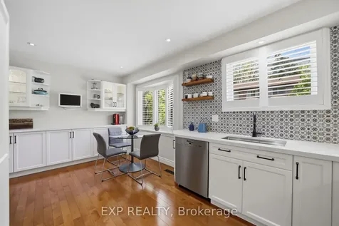 1010 Walden Circle Mississauga ON L5J 4J9
