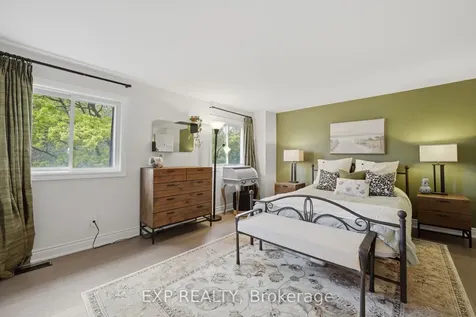 1010 Walden Circle Mississauga ON L5J 4J9