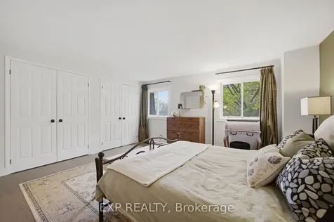 1010 Walden Circle Mississauga ON L5J 4J9