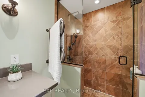 1010 Walden Circle Mississauga ON L5J 4J9