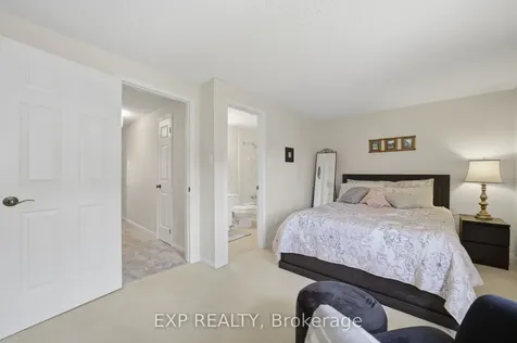 1010 Walden Circle Mississauga ON L5J 4J9