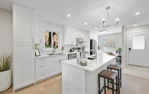 24 Pluto Drive Brampton ON L6V 3W5