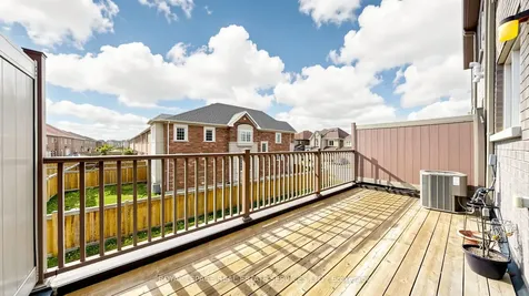 3062 Ernest Appelbe Boulevard Oakville ON L6H 0L9