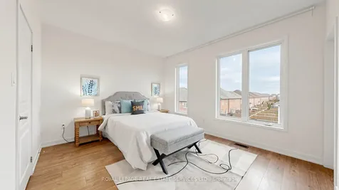 3062 Ernest Appelbe Boulevard Oakville ON L6H 0L9