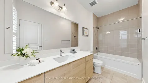 3062 Ernest Appelbe Boulevard Oakville ON L6H 0L9