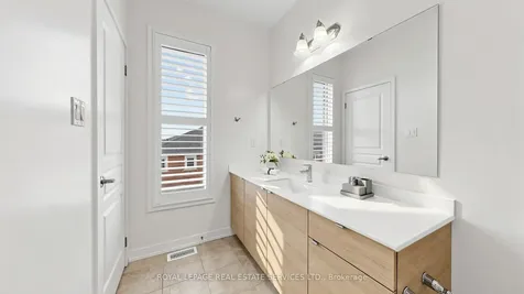 3062 Ernest Appelbe Boulevard Oakville ON L6H 0L9