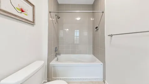 3062 Ernest Appelbe Boulevard Oakville ON L6H 0L9