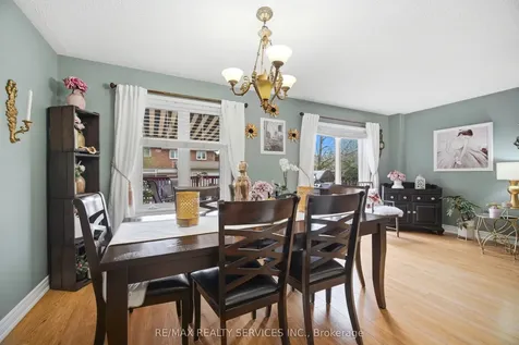17 Metzak Drive Brampton ON L6Z 4N3