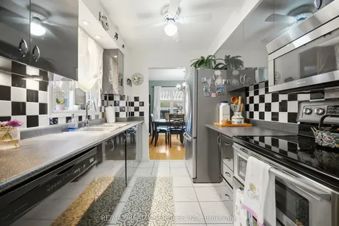 17 Metzak Drive Brampton ON L6Z 4N3