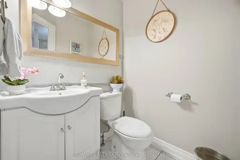 17 Metzak Drive Brampton ON L6Z 4N3