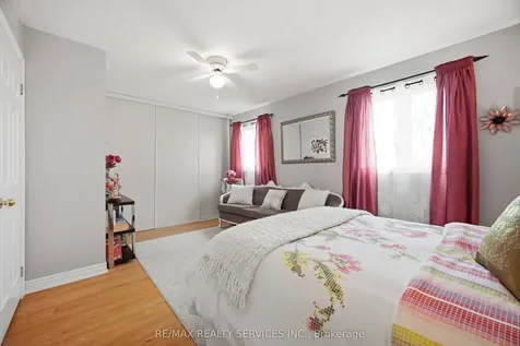 17 Metzak Drive Brampton ON L6Z 4N3