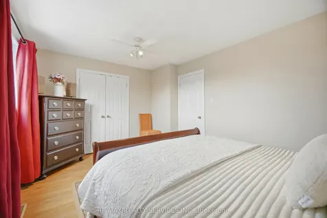 17 Metzak Drive Brampton ON L6Z 4N3