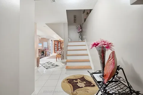 17 Metzak Drive Brampton ON L6Z 4N3