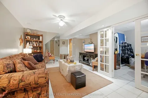 17 Metzak Drive Brampton ON L6Z 4N3