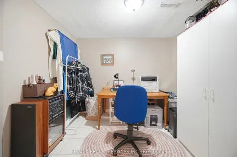 17 Metzak Drive Brampton ON L6Z 4N3