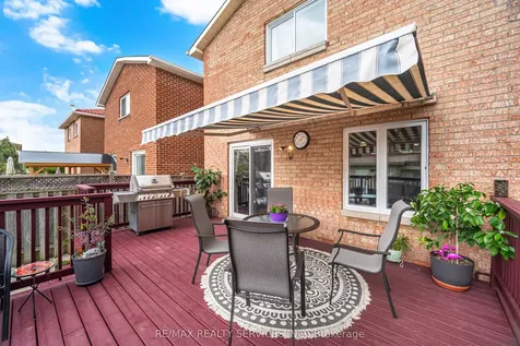 17 Metzak Drive Brampton ON L6Z 4N3