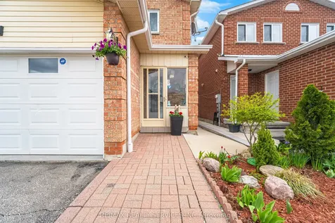17 Metzak Drive Brampton ON L6Z 4N3