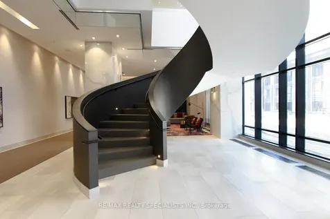 7 Mabelle Avenue Toronto ON M9A 4X7