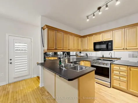 3740 Nightstar Drive Mississauga ON L5M 7Z7