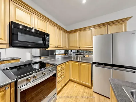 3740 Nightstar Drive Mississauga ON L5M 7Z7
