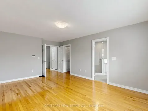 3740 Nightstar Drive Mississauga ON L5M 7Z7
