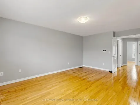 3740 Nightstar Drive Mississauga ON L5M 7Z7