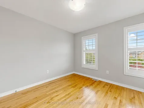 3740 Nightstar Drive Mississauga ON L5M 7Z7
