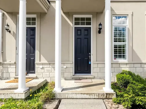 3740 Nightstar Drive Mississauga ON L5M 7Z7