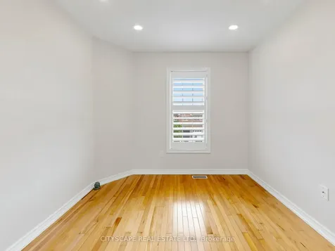 3740 Nightstar Drive Mississauga ON L5M 7Z7
