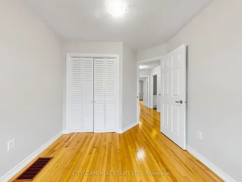 3740 Nightstar Drive Mississauga ON L5M 7Z7