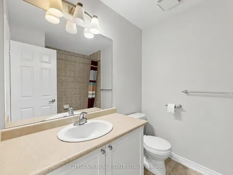 3740 Nightstar Drive Mississauga ON L5M 7Z7