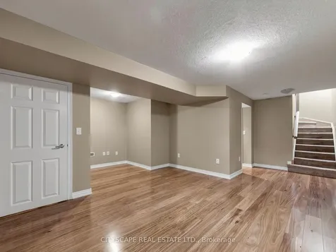 3740 Nightstar Drive Mississauga ON L5M 7Z7