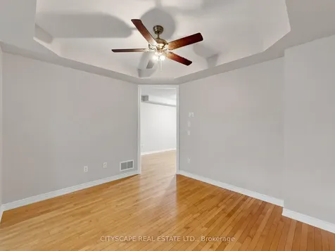 3740 Nightstar Drive Mississauga ON L5M 7Z7