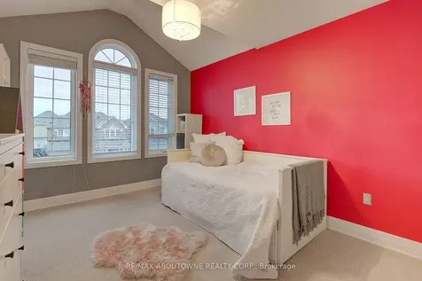 310 Leitch Landing Milton ON L9T 7M9