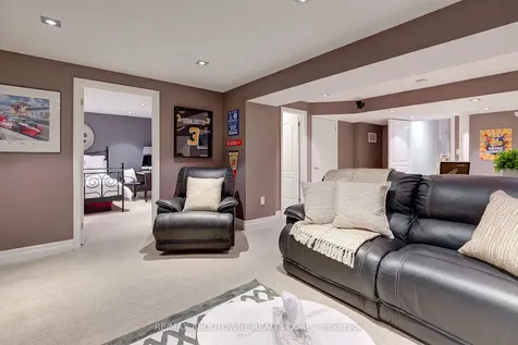 310 Leitch Landing Milton ON L9T 7M9