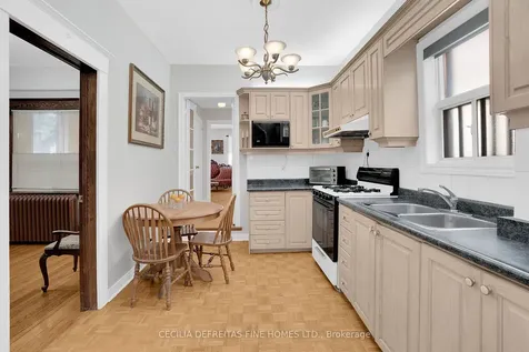 48 Westmount Avenue Toronto ON M6H 3K1