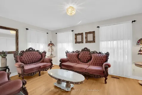 48 Westmount Avenue Toronto ON M6H 3K1