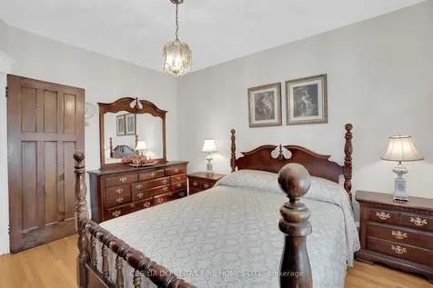 48 Westmount Avenue Toronto ON M6H 3K1