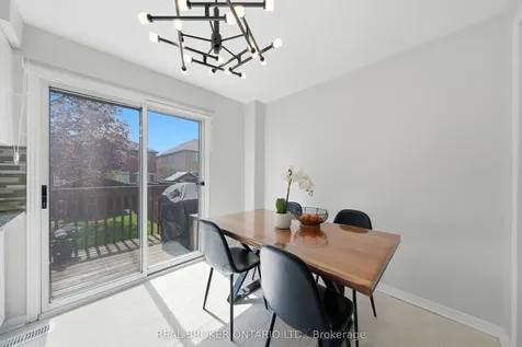 1860 Creek Way Burlington ON L7L 6P9