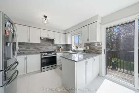 1860 Creek Way Burlington ON L7L 6P9