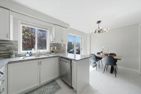 1860 Creek Way Burlington ON L7L 6P9