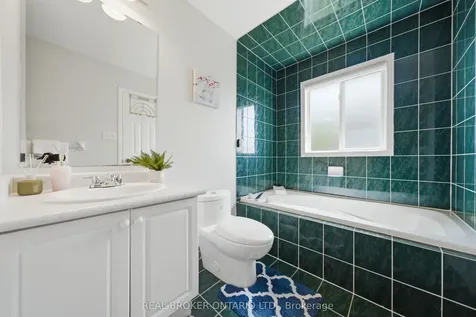 1860 Creek Way Burlington ON L7L 6P9