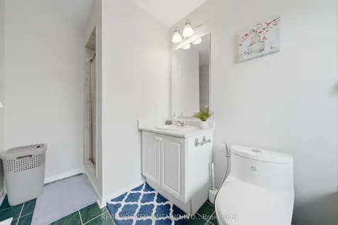 1860 Creek Way Burlington ON L7L 6P9