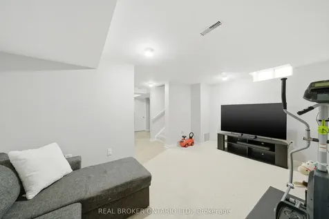1860 Creek Way Burlington ON L7L 6P9