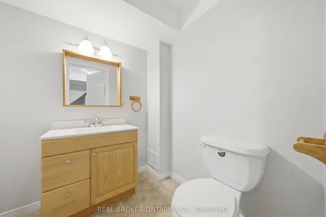 1860 Creek Way Burlington ON L7L 6P9