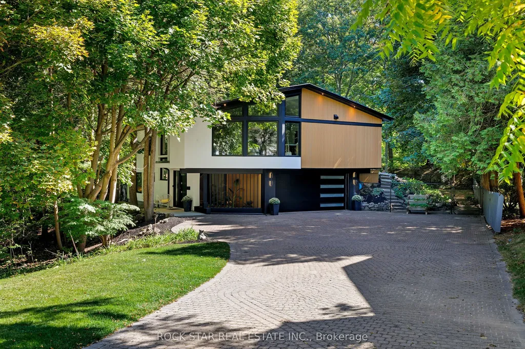 1113 Greenoaks Drive Mississauga ON L5J 3A1