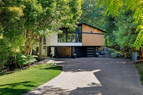 1113 Greenoaks Drive Mississauga ON L5J 3A1